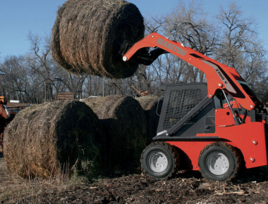 Comment bien choisir son mini-chargeur agricole?