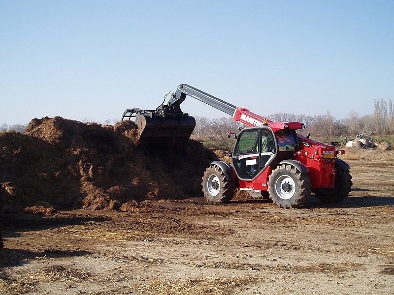 Recrute vendeur bâtiment Gard Manitou Yanmar Mustang Terex