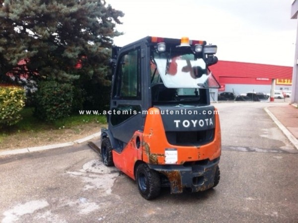 Photo TOYOTA 2 tonnes diesel